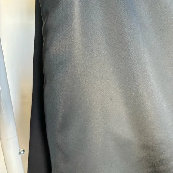 Elegant Black Double-Breasted Women's Blazer - Picture 5 of 8